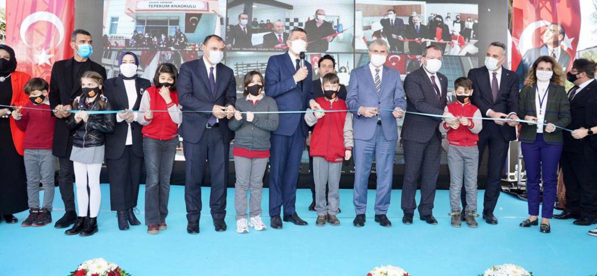 BAKAN SELÇUK SAKARYA'DA ÖĞRETMEN DESTEK MERKEZİ VE 15 EĞİTİM KURUMUNUN TOPLU AÇILIŞINI GERÇEKLEŞTİRDİ