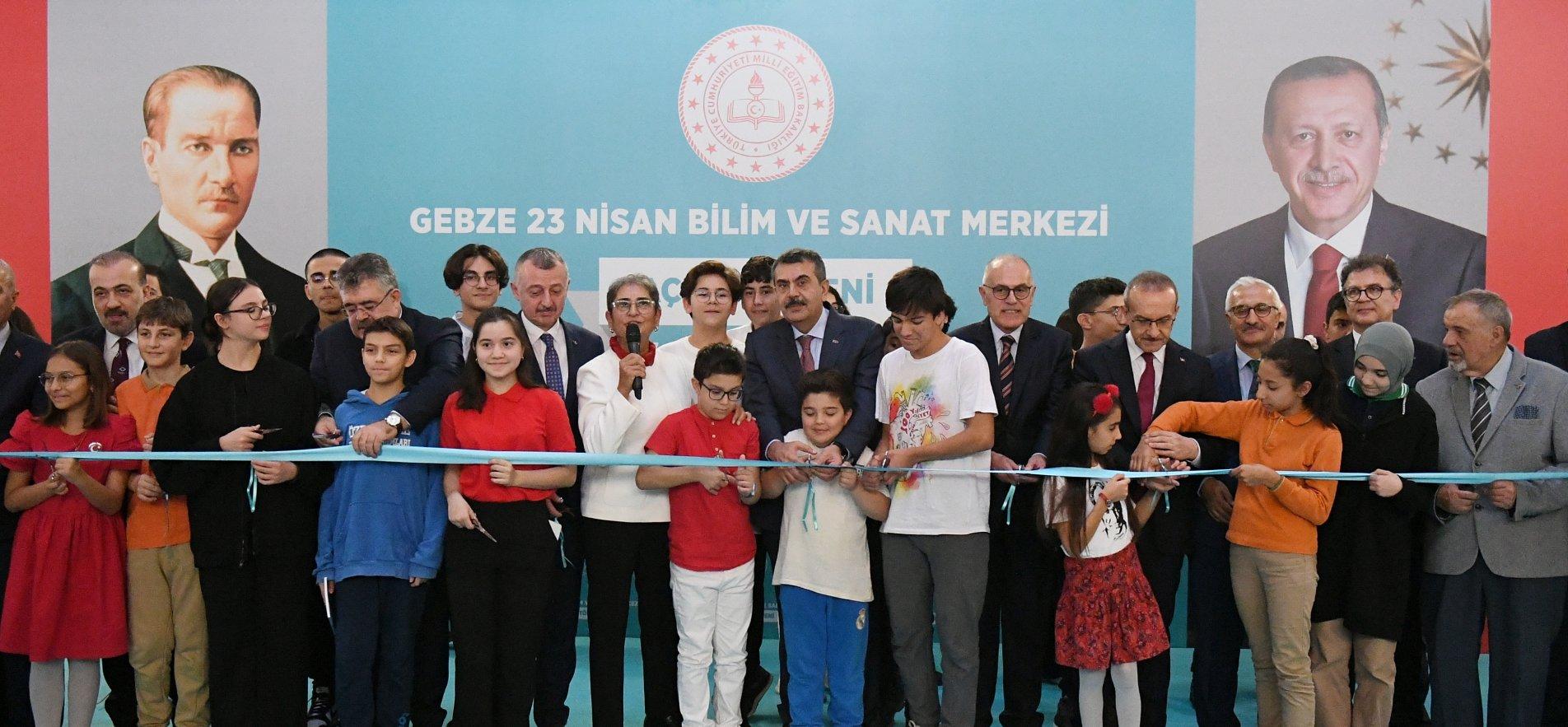 BAKAN TEKİN, GEBZE 23 NİSAN BİLİM VE SANAT MERKEZİNİN AÇILIŞINI YAPTI